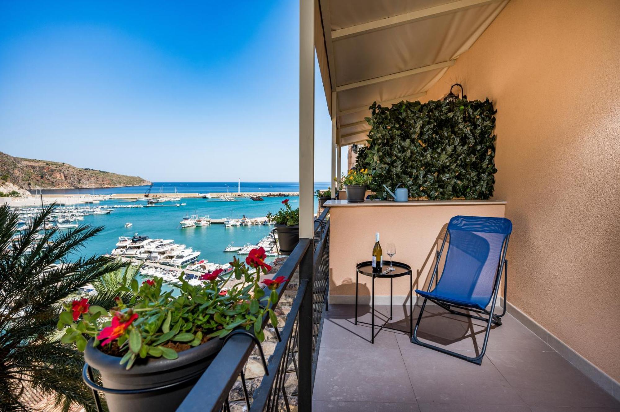 קאסטלמארה דל גולפו Suite Altamarea "Sea View Studios" מראה חיצוני תמונה